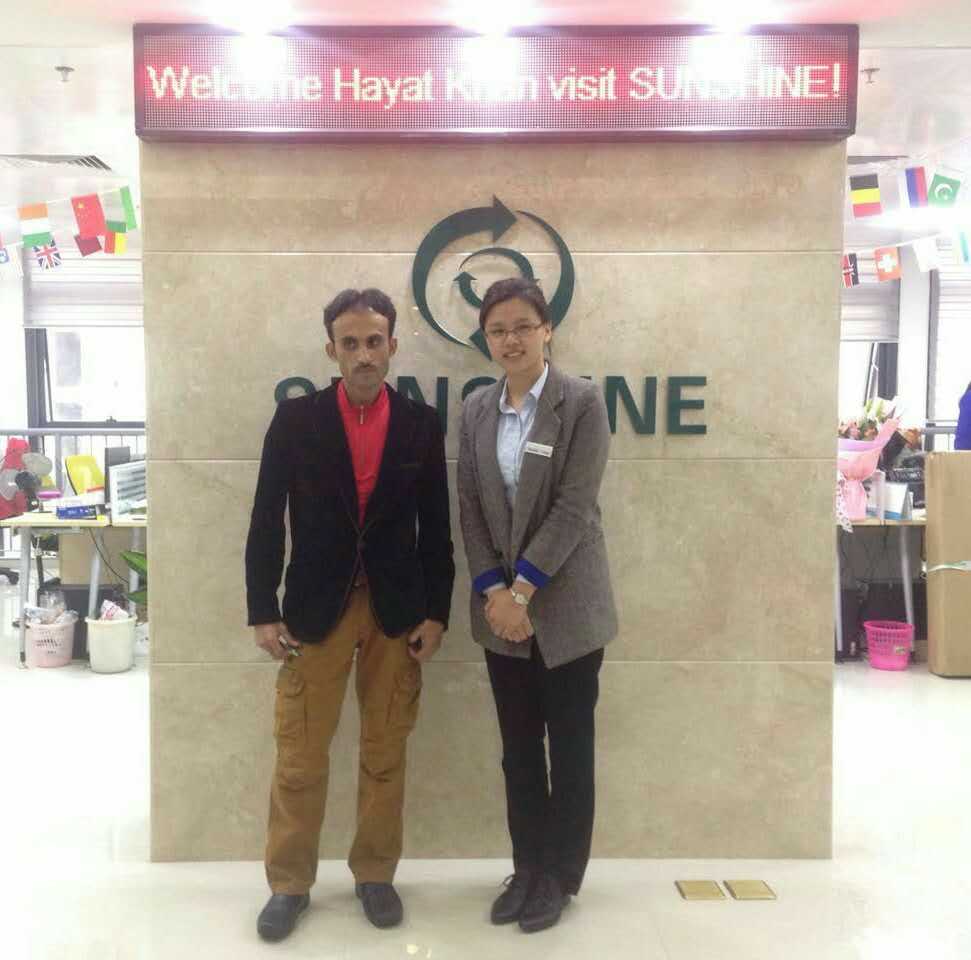 Haya Khan uit Pakistan komst bezoek Sunshine fabriek  